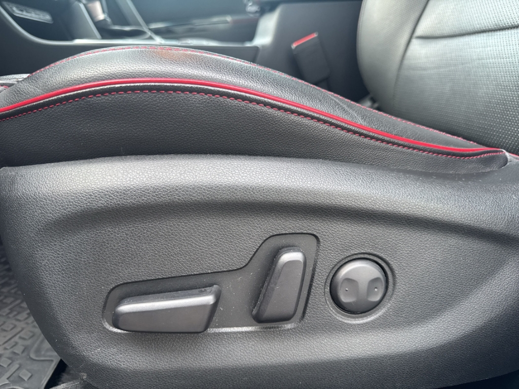Fahrzeugabbildung Kia Sportage GT-Line 4WD AHK NAV SHZ SBL LEDER TEMP