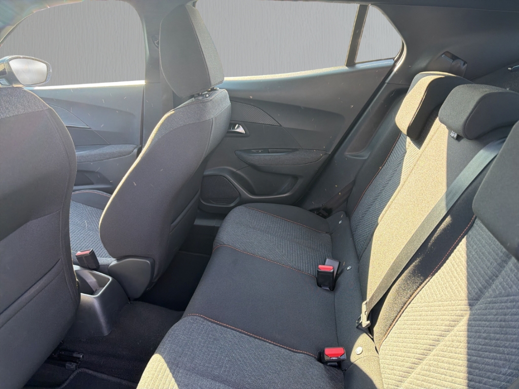 Fahrzeugabbildung Peugeot 2008 Style LED PDC Klimaaut. Temp.