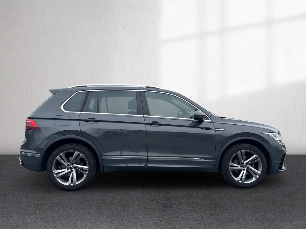 Fahrzeugabbildung Volkswagen Tiguan 1.5 TSI DSG R-Line ACC PDCv+h LED SHZ Keyless