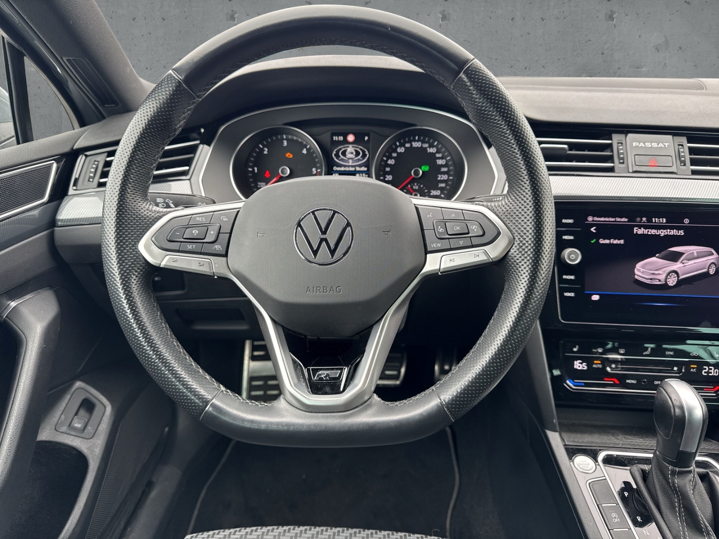 Fahrzeugabbildung Volkswagen Passat TDI VAR. R-LINE NAV KLIM SHZ ACC MASSAGE