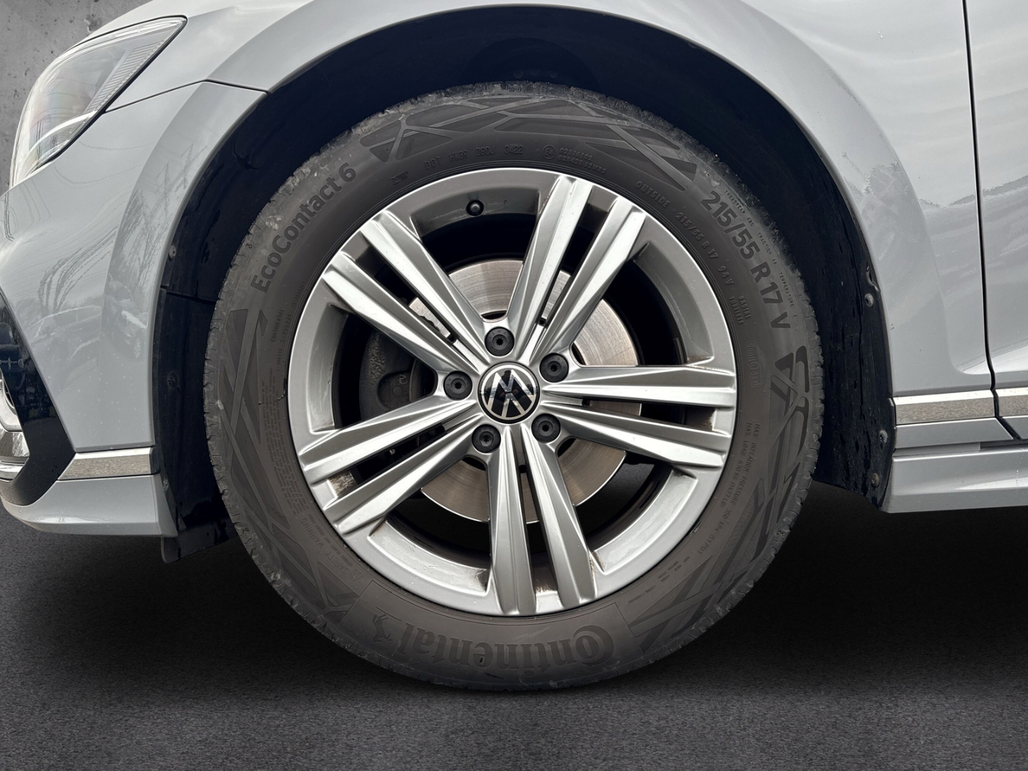 Fahrzeugabbildung Volkswagen Passat TDI VAR. R-LINE NAV KLIM SHZ ACC MASSAGE