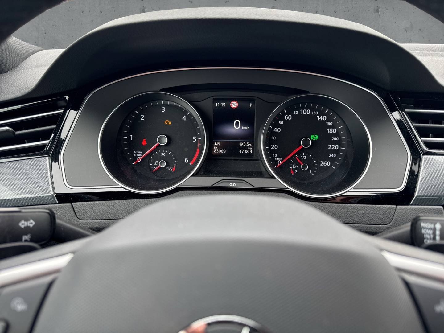 Fahrzeugabbildung Volkswagen Passat TDI VAR. R-LINE NAV KLIM SHZ ACC MASSAGE