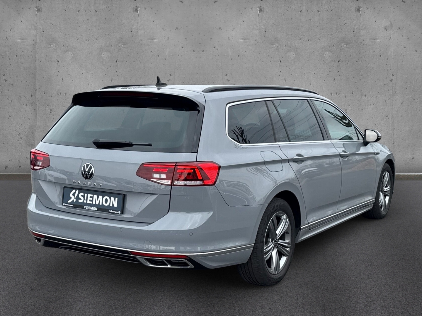 Fahrzeugabbildung Volkswagen Passat TDI VAR. R-LINE NAV KLIM SHZ ACC MASSAGE