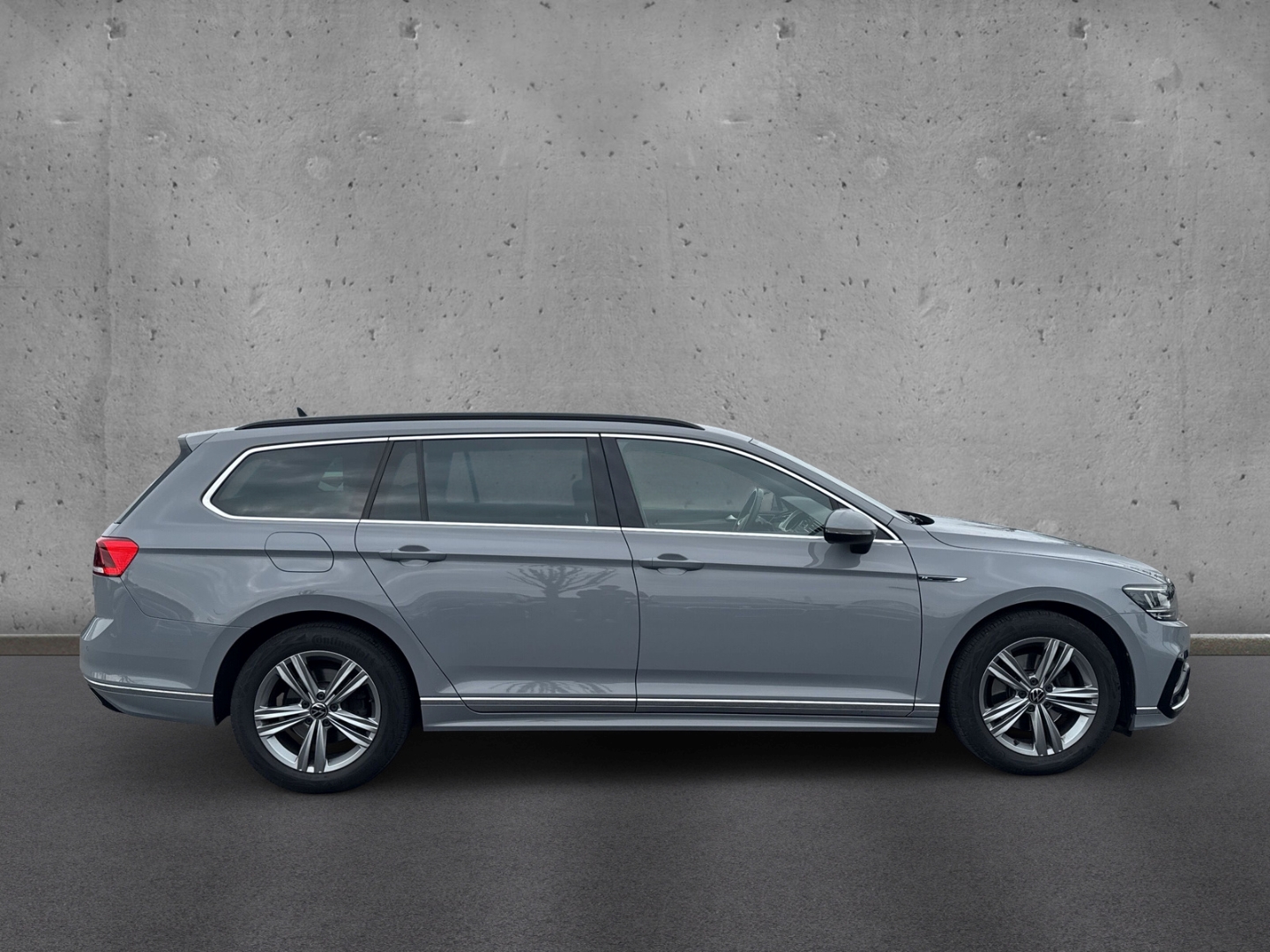 Fahrzeugabbildung Volkswagen Passat TDI VAR. R-LINE NAV KLIM SHZ ACC MASSAGE