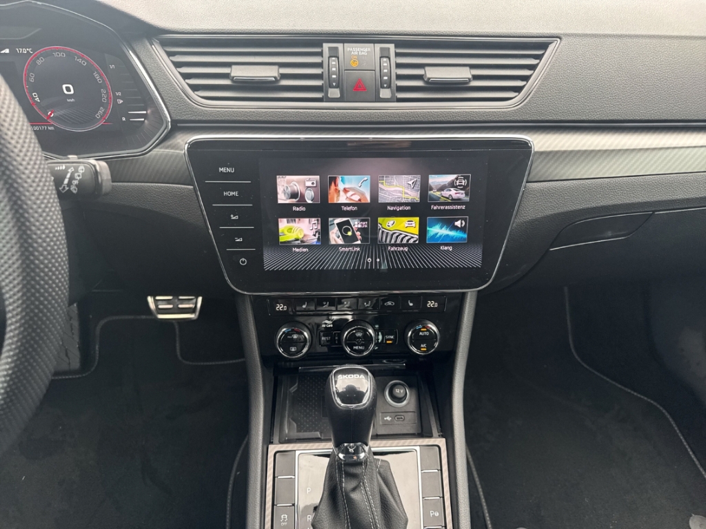 Fahrzeugabbildung SKODA Superb Combi TDI DSG Sportline AHK LED NAVI PANO MatrixBeam