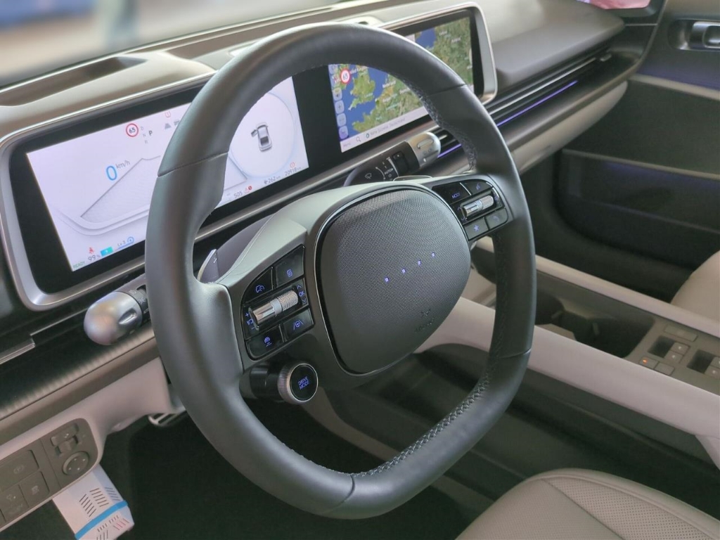 Fahrzeugabbildung Hyundai IONIQ 6 4WD 77,4kWh UNIQ Digi-Spiegel 20LM HUD Navi Digitales Cockpit Memory Sitze