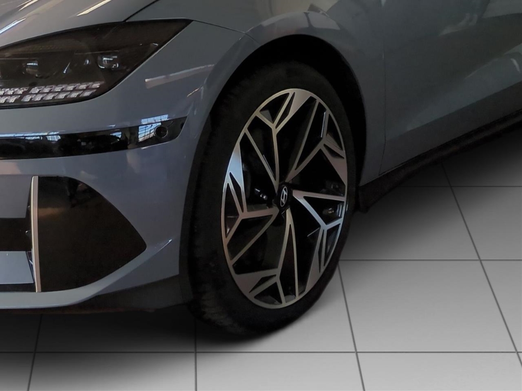Fahrzeugabbildung Hyundai IONIQ 6 4WD 77,4kWh UNIQ Digi-Spiegel 20LM HUD Navi Digitales Cockpit Memory Sitze