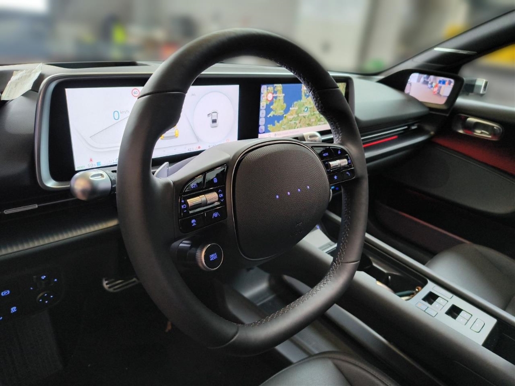 Fahrzeugabbildung Hyundai IONIQ 6 77,4kWh 4WD UNIQ Digi-Spiegel 20LM Schiebedach HUD Navi Digitales Cockpit Memory Sitze