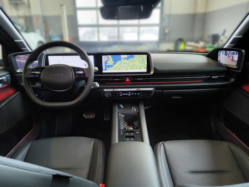 Fahrzeugabbildung Hyundai IONIQ 6 77,4kWh 4WD UNIQ Digi-Spiegel 20LM Schiebedach HUD Navi Digitales Cockpit Memory Sitze