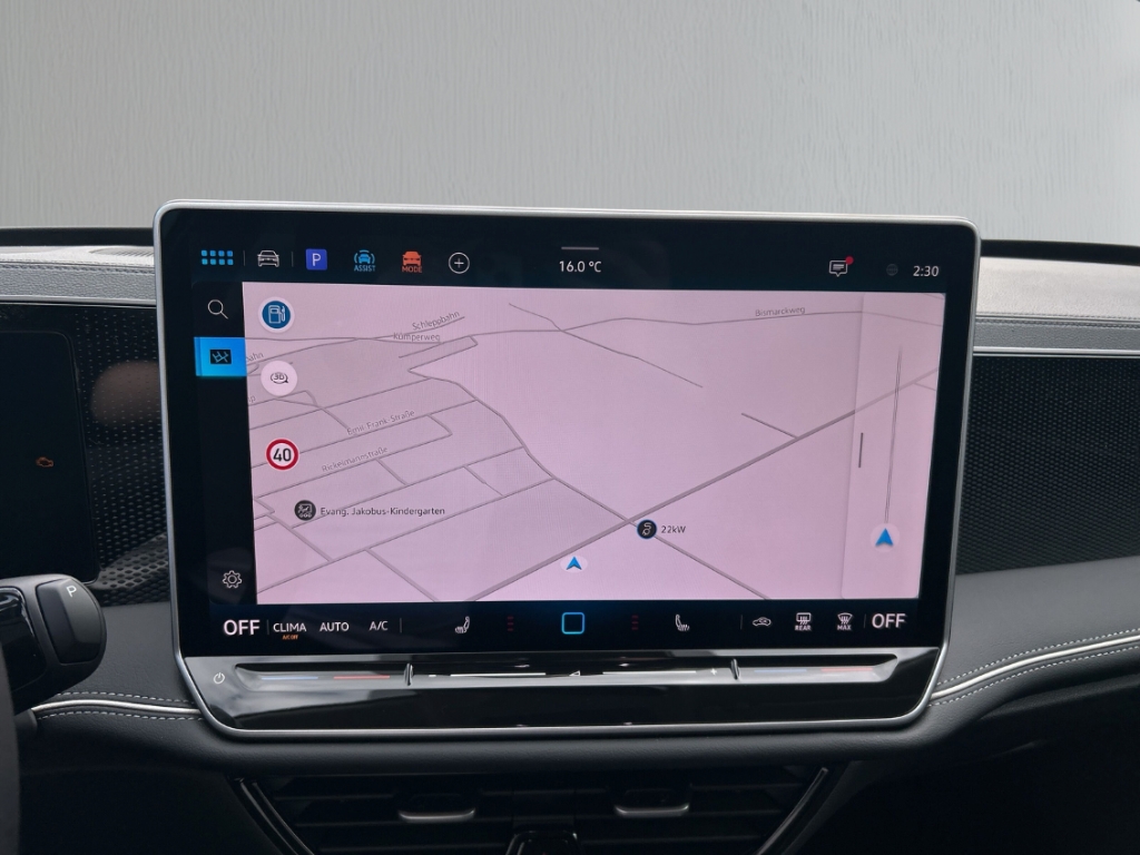 Fahrzeugabbildung Volkswagen Passat Variant 1.5 eHybrid DSG Business AHK NAVI