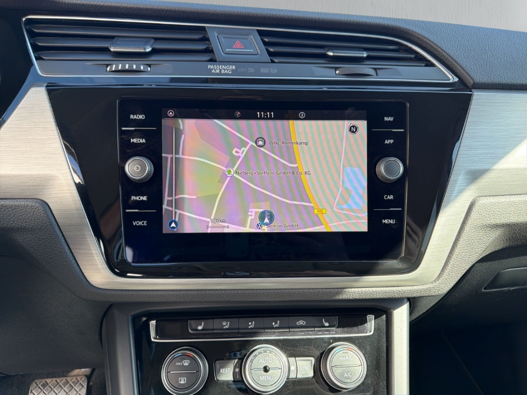 Fahrzeugabbildung Volkswagen Touran 1.5 TSI DSG 7-Sitzer Comfortline Navi ACC