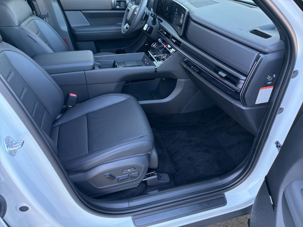 Fahrzeugabbildung Hyundai SANTA FE MY26 HEV 1.6 2WD BLACKLINE Schiebedach HUD Navi Leder digitales Cockpit