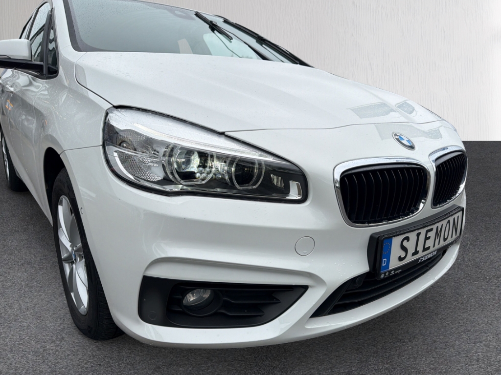 Fahrzeugabbildung BMW 218 Active Tourer d Advantage AHK SHZ PDC Navi LE