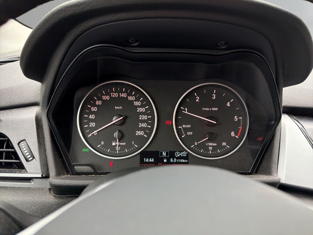 Fahrzeugabbildung BMW 218 Active Tourer d Advantage AHK SHZ PDC Navi LE
