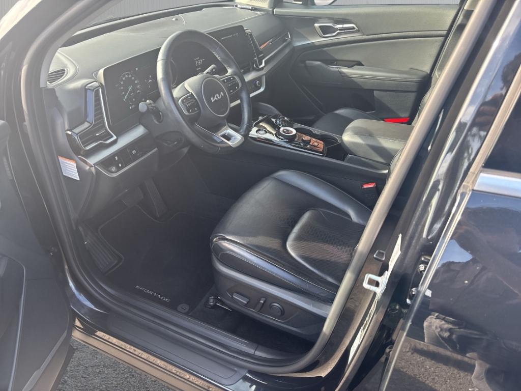Fahrzeugabbildung Kia Sportage 1.6 T-GDI PHEV Spirit Leder Pano AHK ACC Kamera360