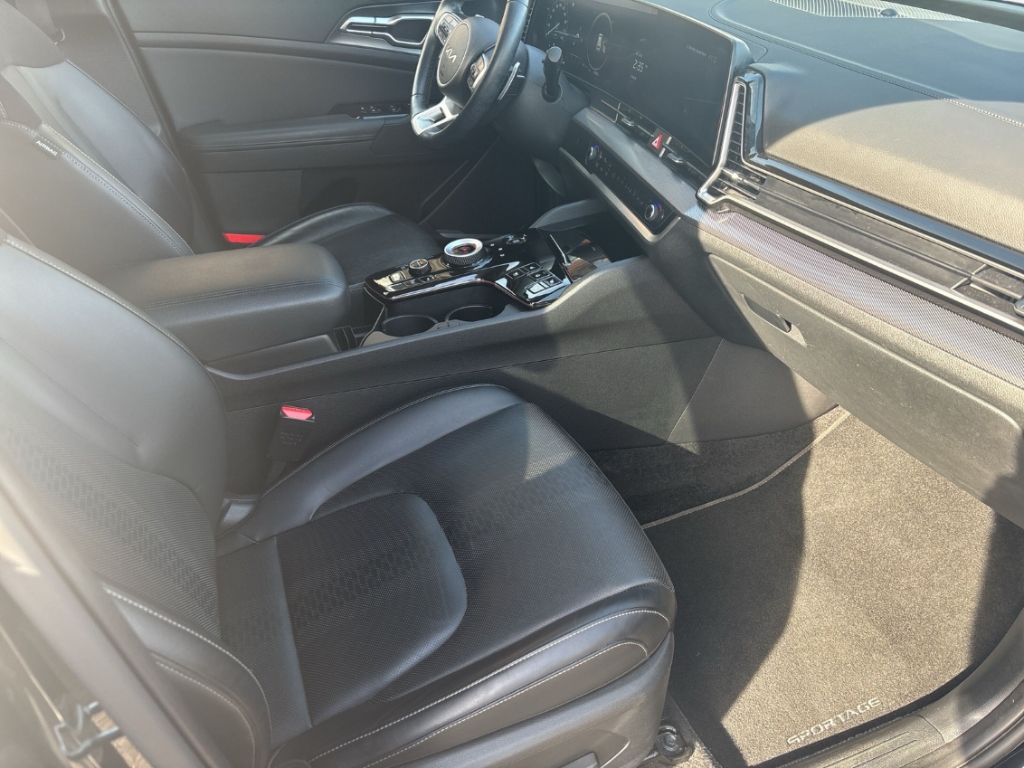 Fahrzeugabbildung Kia Sportage 1.6 T-GDI PHEV Spirit Leder Pano AHK ACC Kamera360
