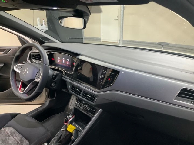 Fahrzeugabbildung Volkswagen Polo VI IQ.Light IQ.Drive ACC SHZ PDC SideAss
