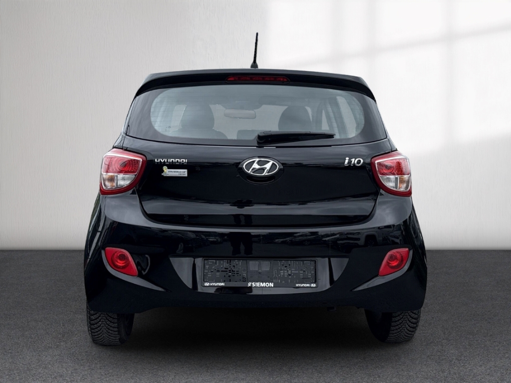 Fahrzeugabbildung Hyundai i10 1.0 FIFA Edition 1.Hand Klima SHZ BT Allwetter