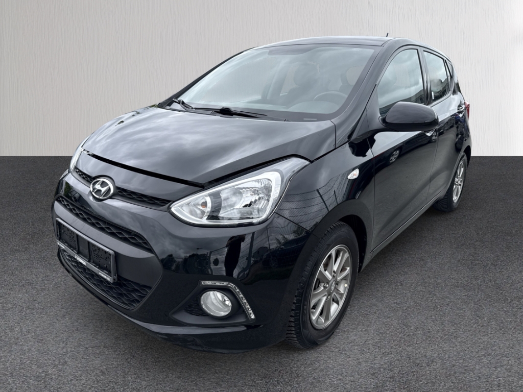 Fahrzeugabbildung Hyundai i10 1.0 FIFA Edition 1.Hand Klima SHZ BT Allwetter