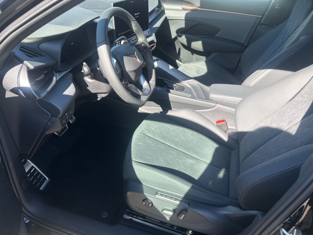 Fahrzeugabbildung CUPRA Terramar eTSI 1.5 TSI DSG AHK Winter eHK ACC SHZ
