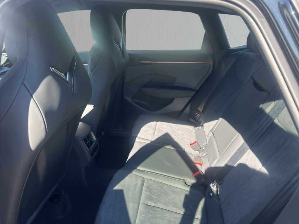 Fahrzeugabbildung CUPRA Terramar eTSI 1.5 TSI DSG AHK Winter eHK ACC SHZ