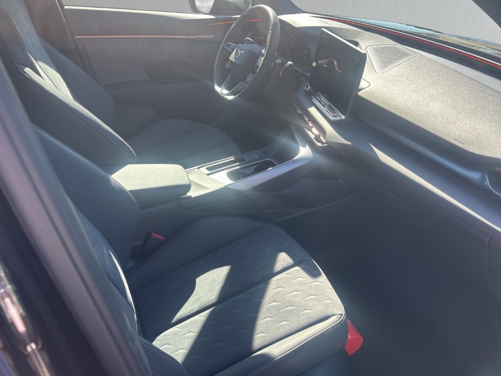 Fahrzeugabbildung CUPRA Terramar eTSI 1.5 TSI DSG AHK Winter eHK ACC SHZ