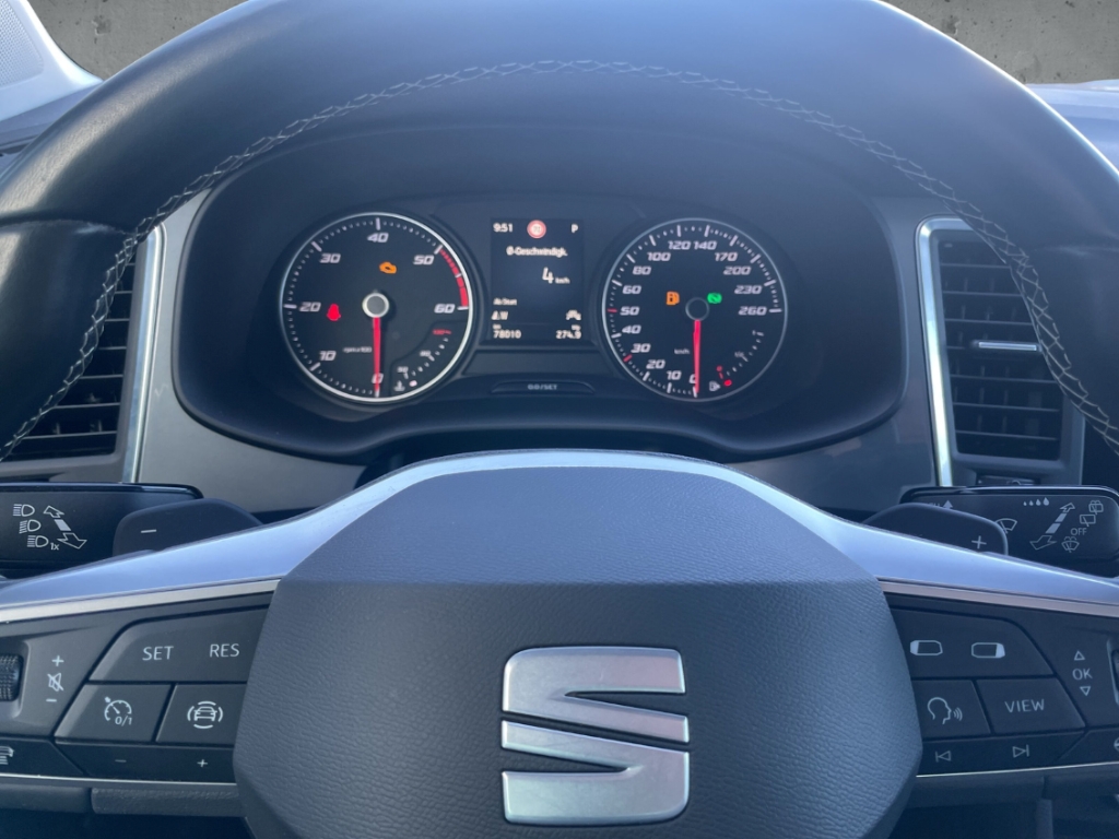 Fahrzeugabbildung SEAT Ateca 2.0 TDI Style NAV ACC SHZ LED CARPLAY Keyless PDCv+h