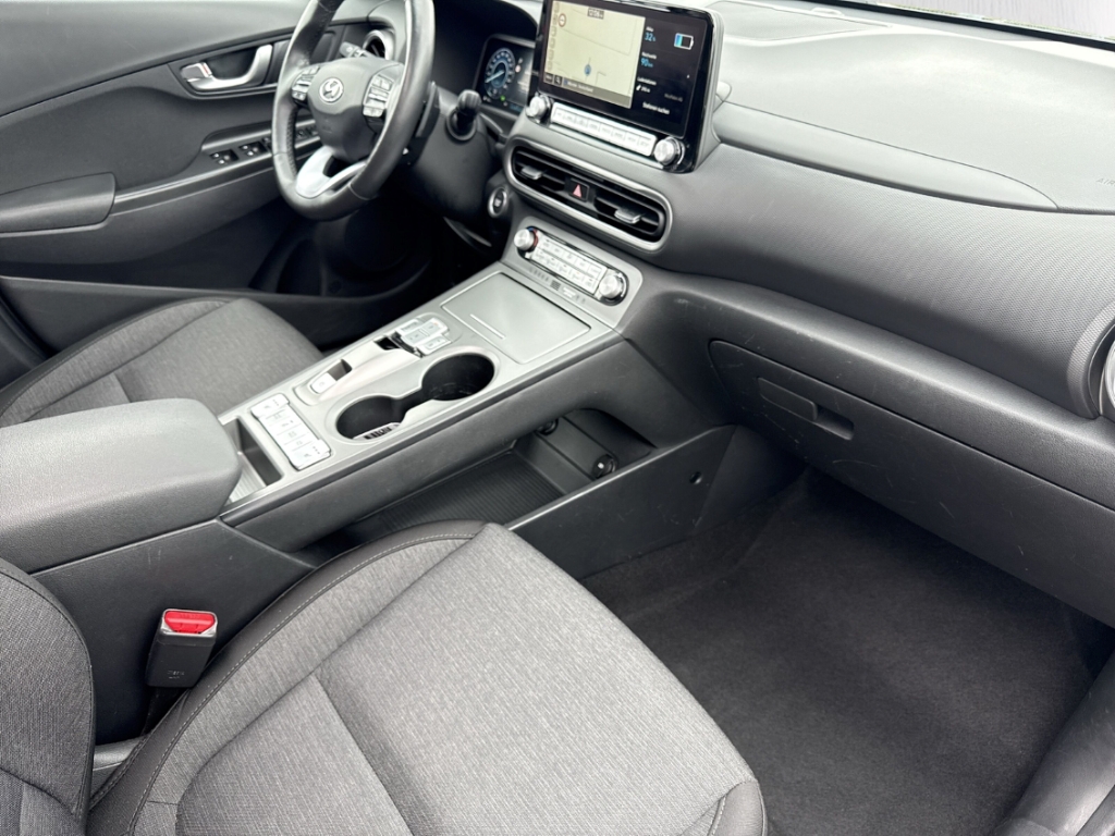 Fahrzeugabbildung Hyundai KONA EV FL 39kWh MJ23 TREND 11kWOBC Navi Schiebedach Soundsystem LED