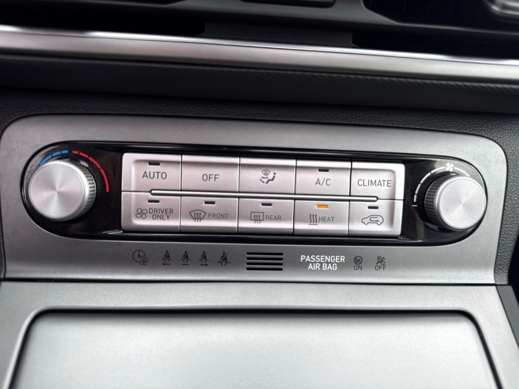 Fahrzeugabbildung Hyundai KONA EV FL 39kWh MJ23 TREND 11kWOBC Navi Schiebedach Soundsystem LED