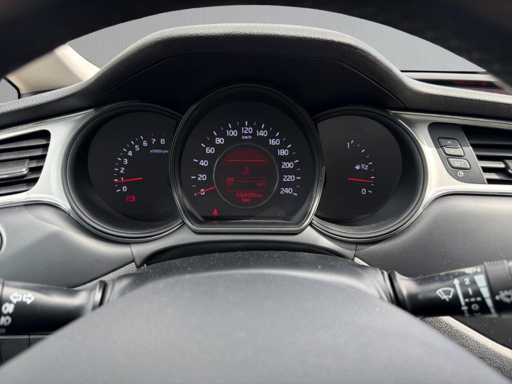 Fahrzeugabbildung Kia Cee'd Edition7 Klima SHZ Bluetooth RadioCD PDC