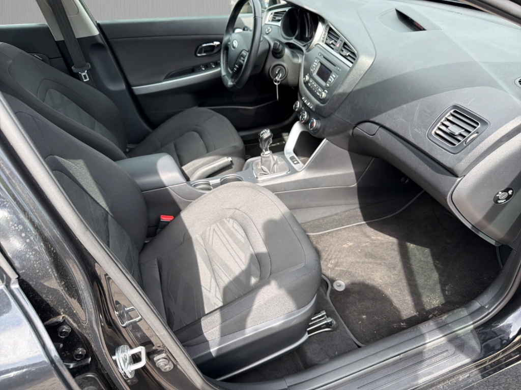 Fahrzeugabbildung Kia Cee'd Edition7 Klima SHZ Bluetooth RadioCD PDC