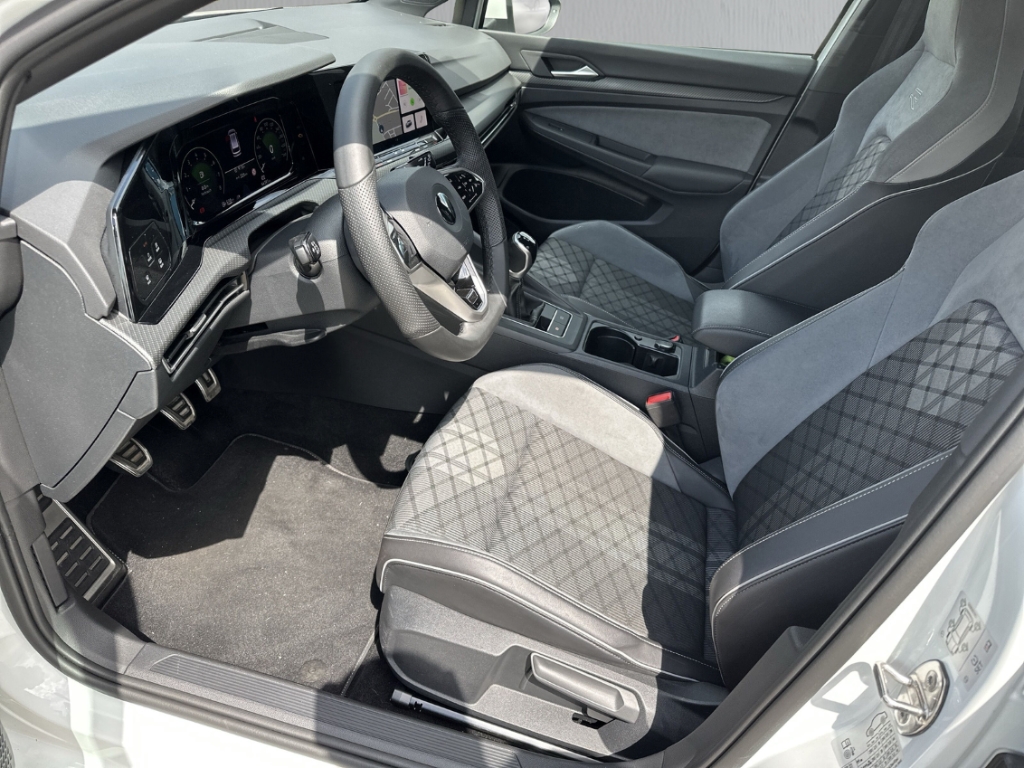 Fahrzeugabbildung Volkswagen Golf Variant 1.5 TSI R-Line Navi ACC SHZ PDC Kam