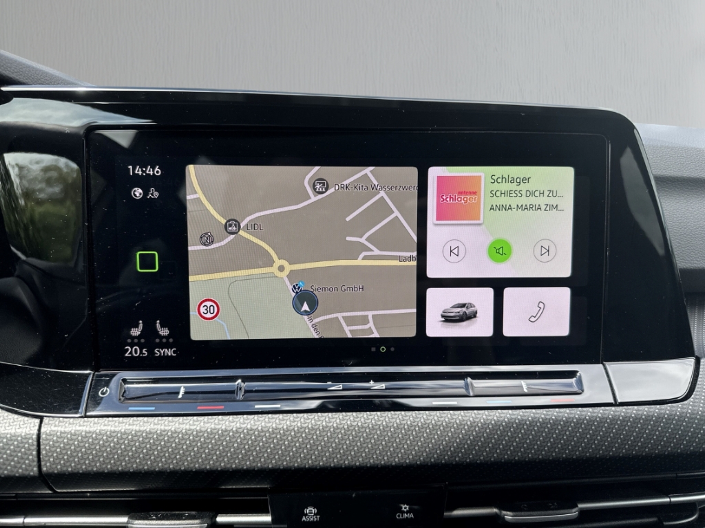 Fahrzeugabbildung Volkswagen Golf Variant 1.5 TSI R-Line Navi ACC SHZ PDC Kam