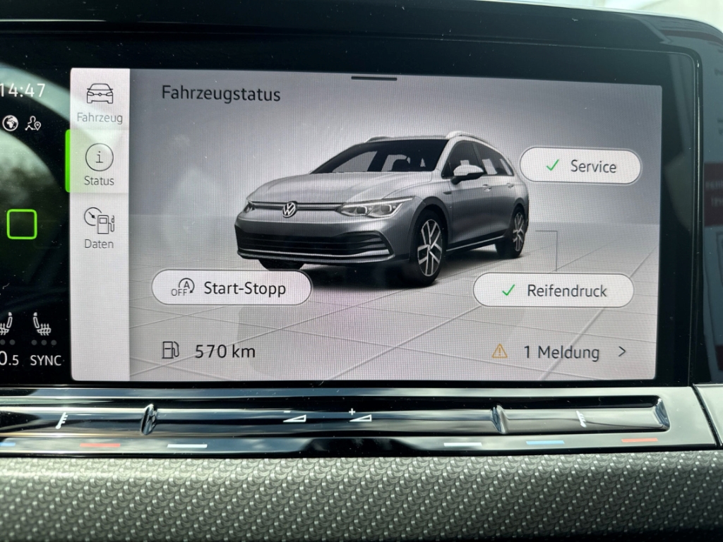 Fahrzeugabbildung Volkswagen Golf Variant 1.5 TSI R-Line Navi ACC SHZ PDC Kam