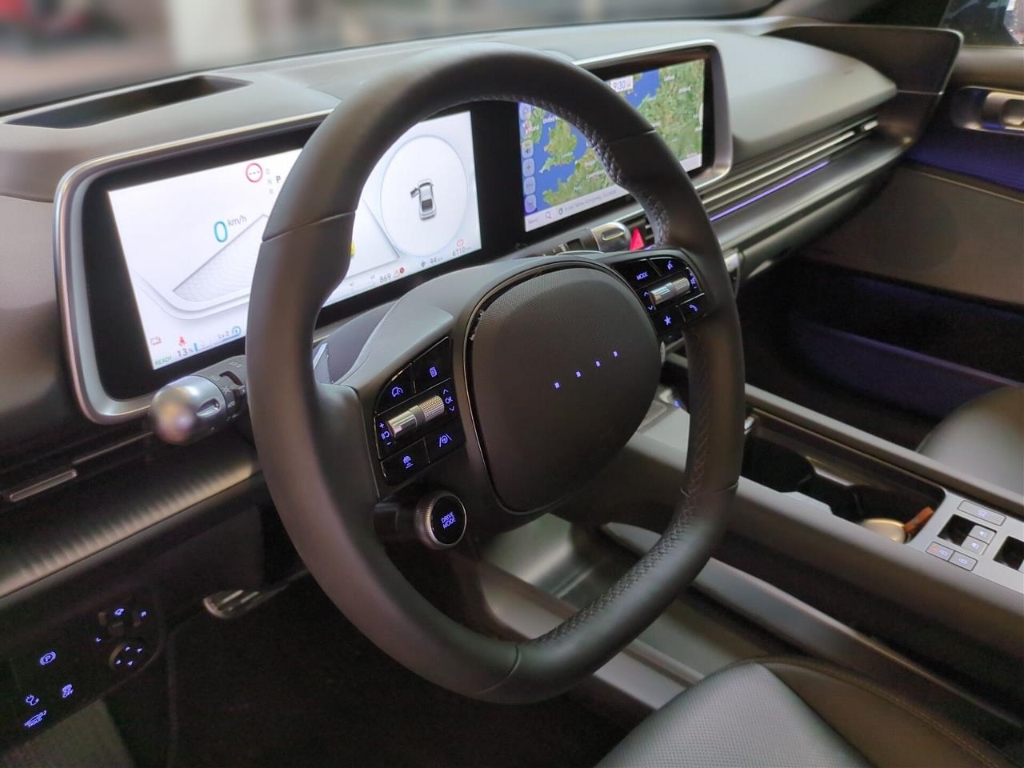 Fahrzeugabbildung Hyundai IONIQ 6 77,4kWh 4WD UNIQ Digi-Spiegel HUD Navi Digitales Cockpit Memory Sitze Soundsystem Bose