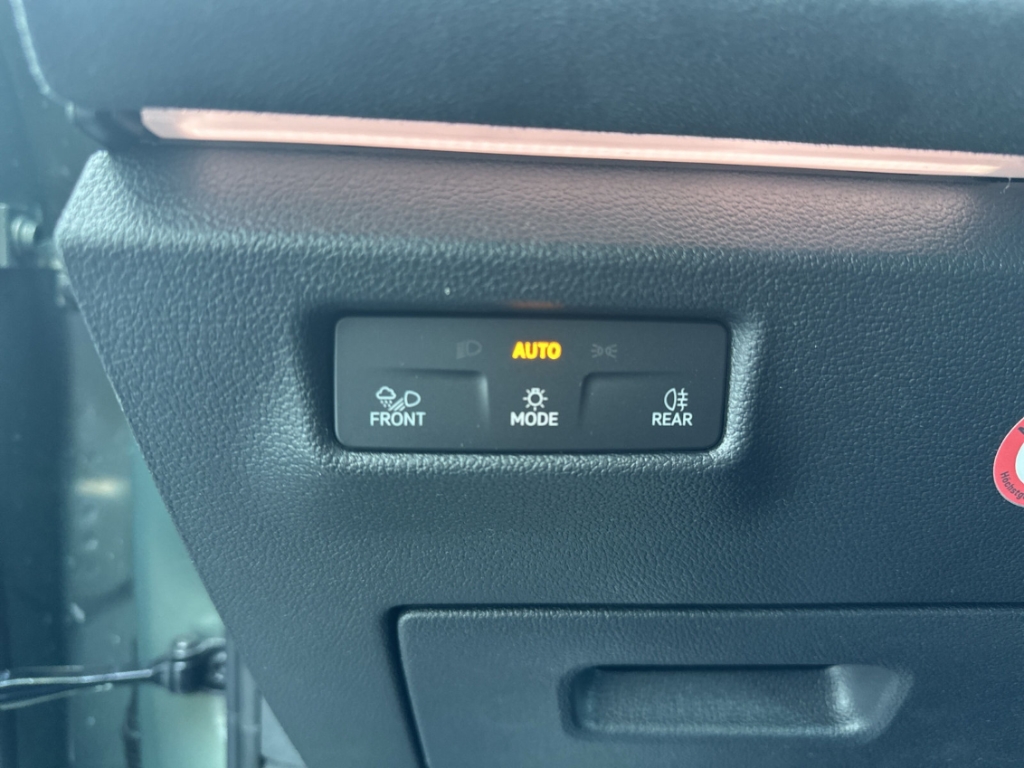 Fahrzeugabbildung Volkswagen Tiguan 2.0 TDI DSG R-Line Black Style AHK MATRIX NAVI