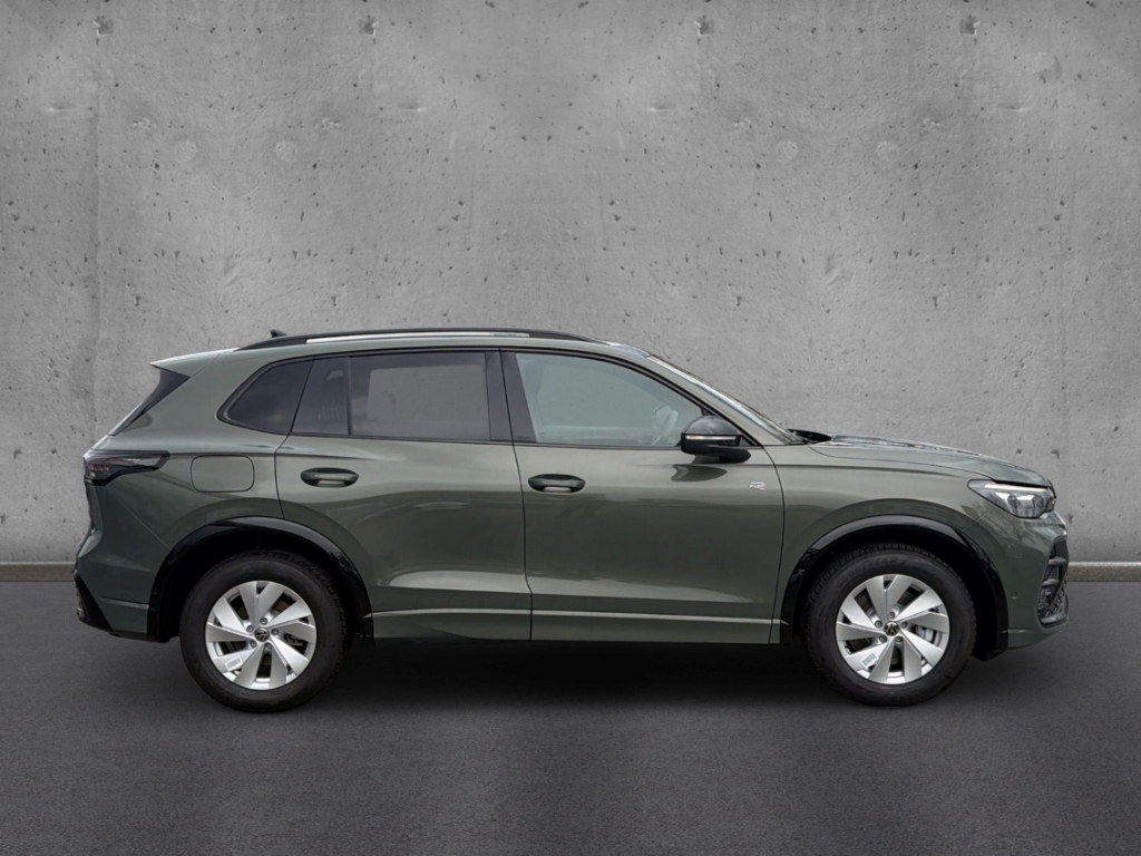 Fahrzeugabbildung Volkswagen Tiguan 2.0 TDI R-Line HDMatrix AHK BlackStyle Navi SHZ beh.Len