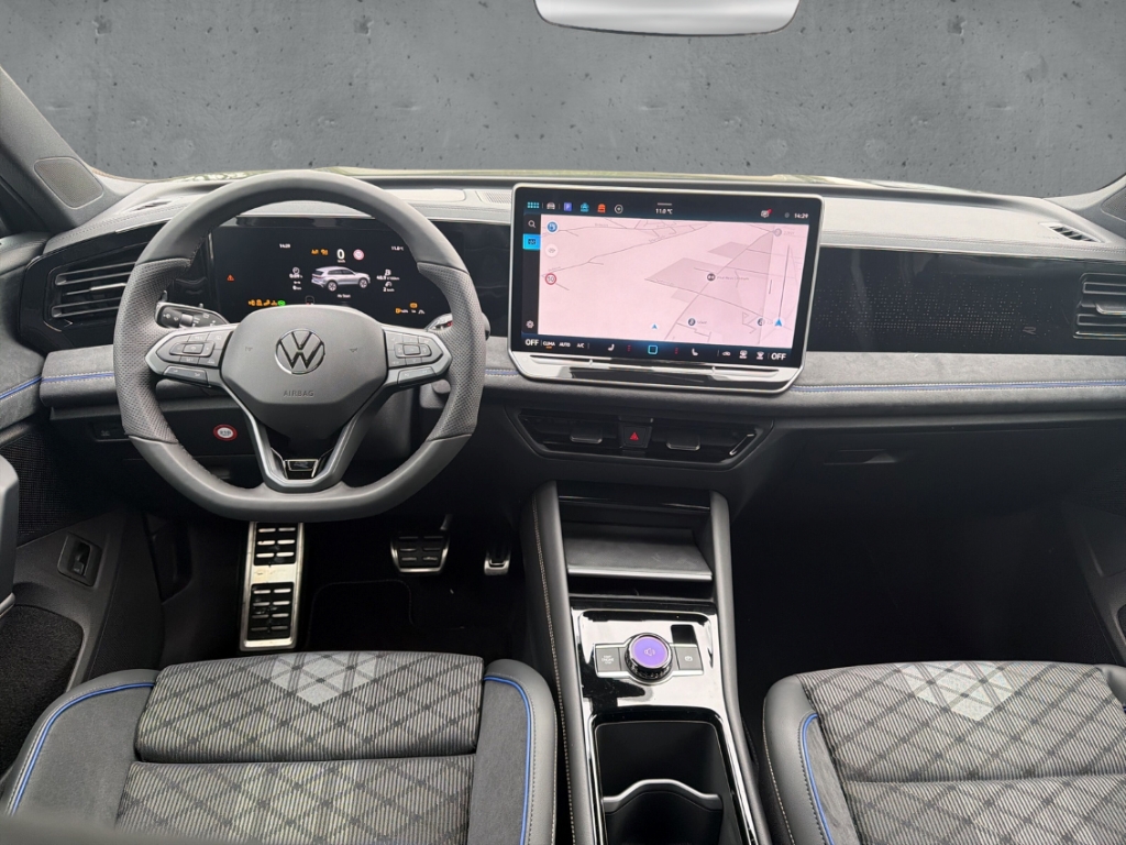 Fahrzeugabbildung Volkswagen Tiguan 2.0 TDI R-Line HDMatrix AHK BlackStyle Navi SHZ beh.Len