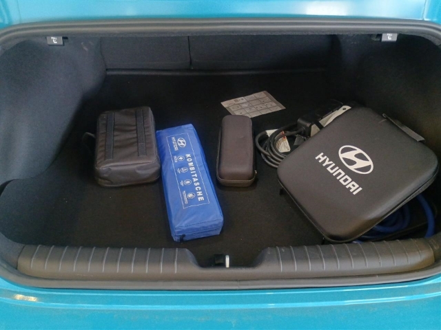 Fahrzeugabbildung Hyundai IONIQ 6 77,4kWh 4WD UNIQ Digi-Spiegel HUD Navi Digitales Cockpit Memory Sitze Soundsystem Bose