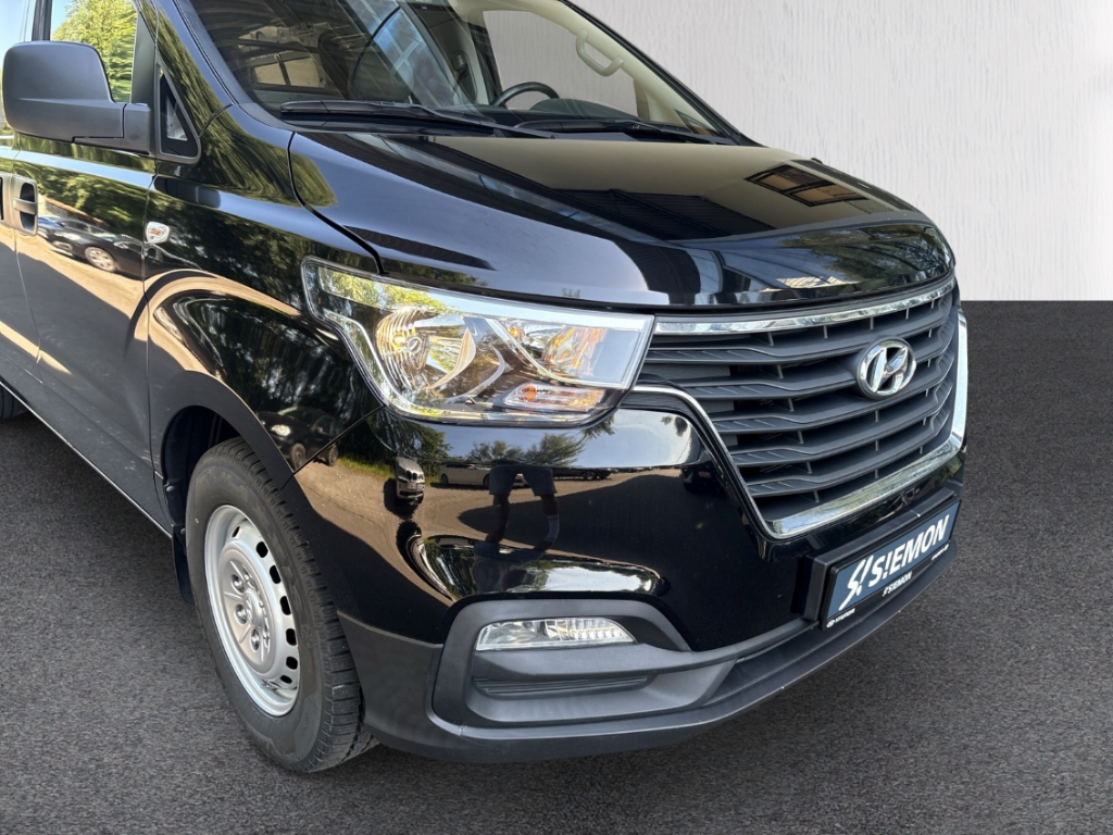 Fahrzeugabbildung Hyundai H-1 Cargo FL 2,5 CRDi AT PROFI Flügeltür Komfort-P AHK 3-Sitzer