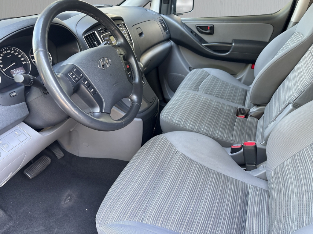 Fahrzeugabbildung Hyundai H-1 Cargo FL 2,5 CRDi AT PROFI Flügeltür Komfort-P AHK 3-Sitzer