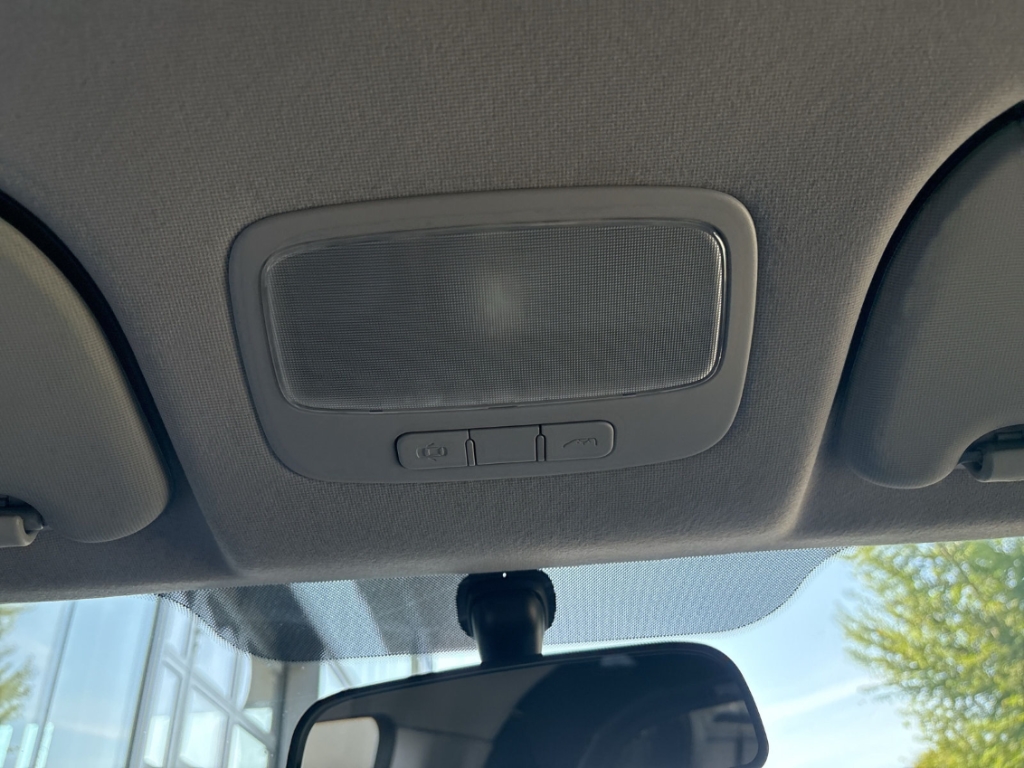 Fahrzeugabbildung Hyundai H-1 Cargo FL 2,5 CRDi AT PROFI Flügeltür Komfort-P AHK 3-Sitzer