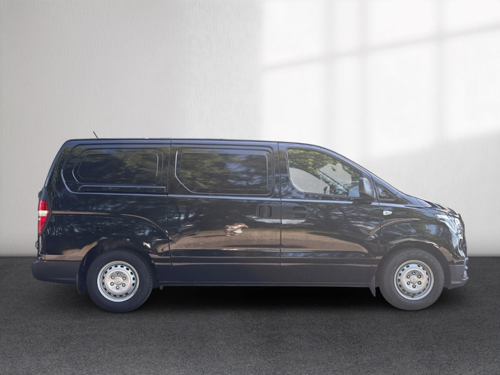 Fahrzeugabbildung Hyundai H-1 Cargo FL 2,5 CRDi AT PROFI Flügeltür Komfort-P AHK 3-Sitzer