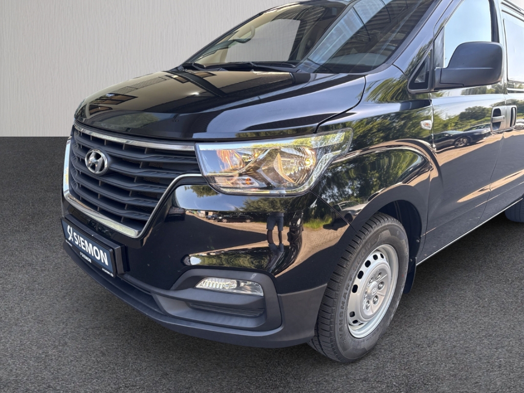 Fahrzeugabbildung Hyundai H-1 Cargo FL 2,5 CRDi AT PROFI Flügeltür Komfort-P AHK 3-Sitzer