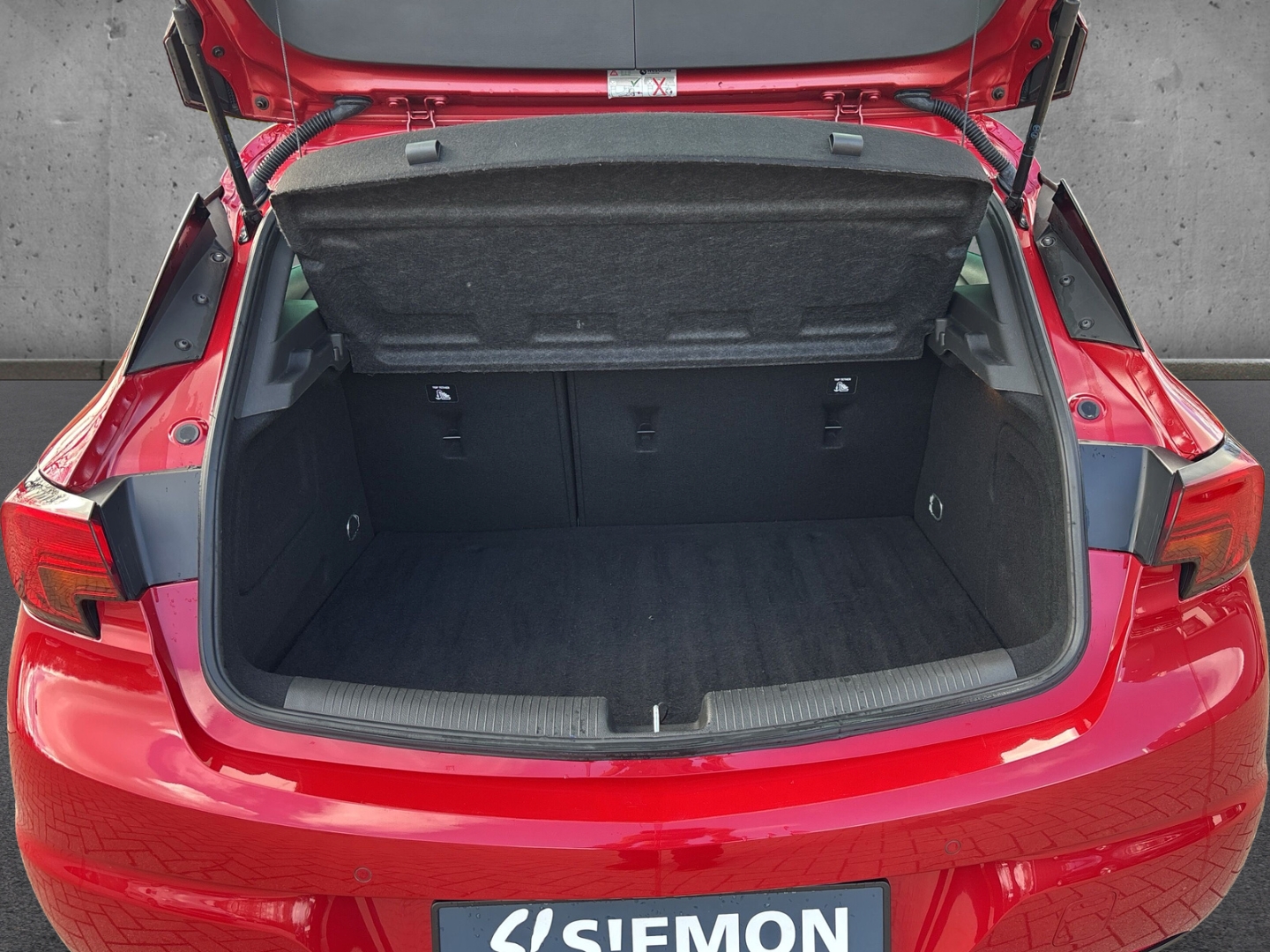 Fahrzeugabbildung Opel Astra K 1.2 Turbo Edition AHK PPS Navi LED RFK SHZ