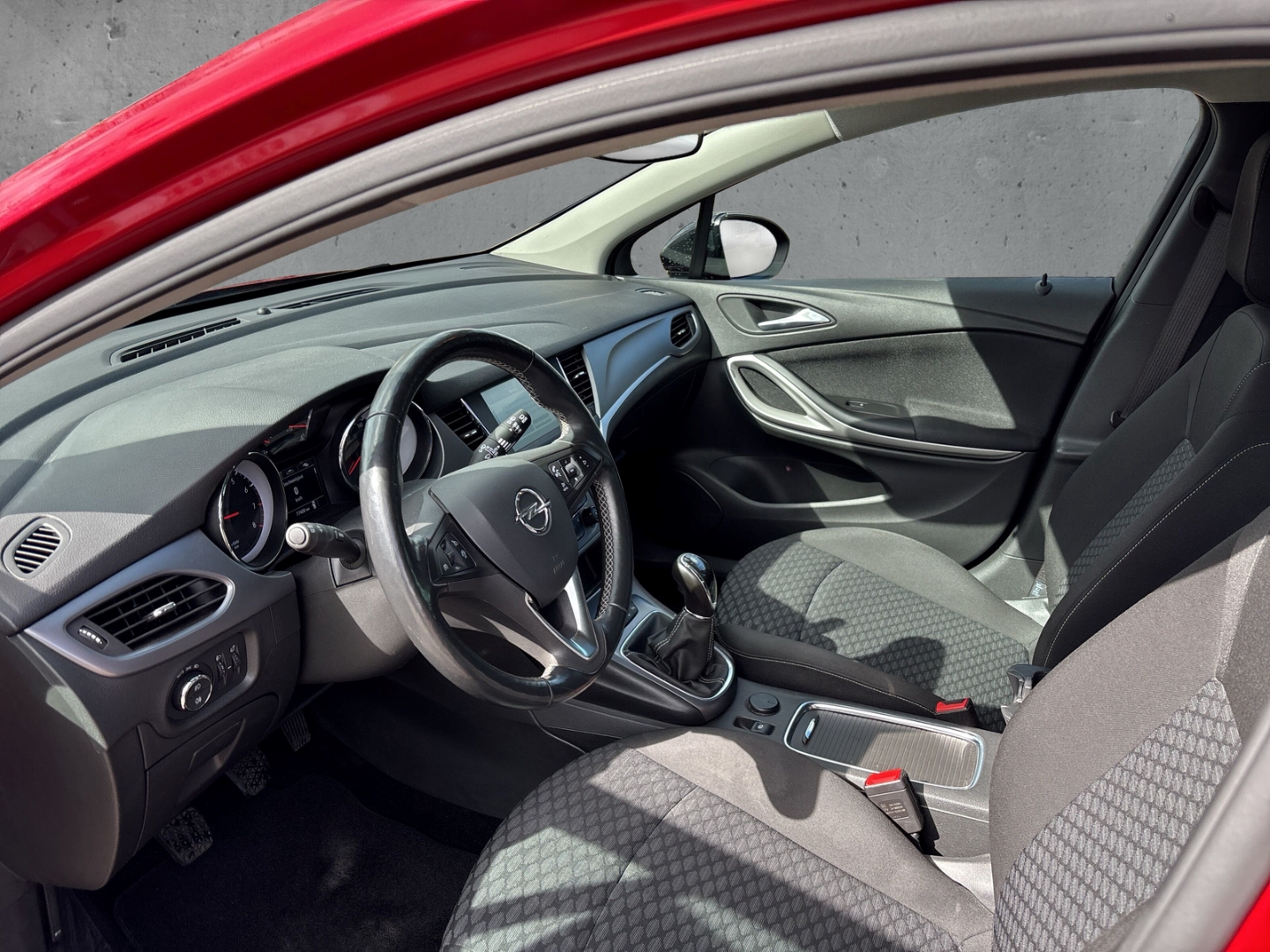 Fahrzeugabbildung Opel Astra K 1.2 Turbo Edition AHK PPS Navi LED RFK SHZ