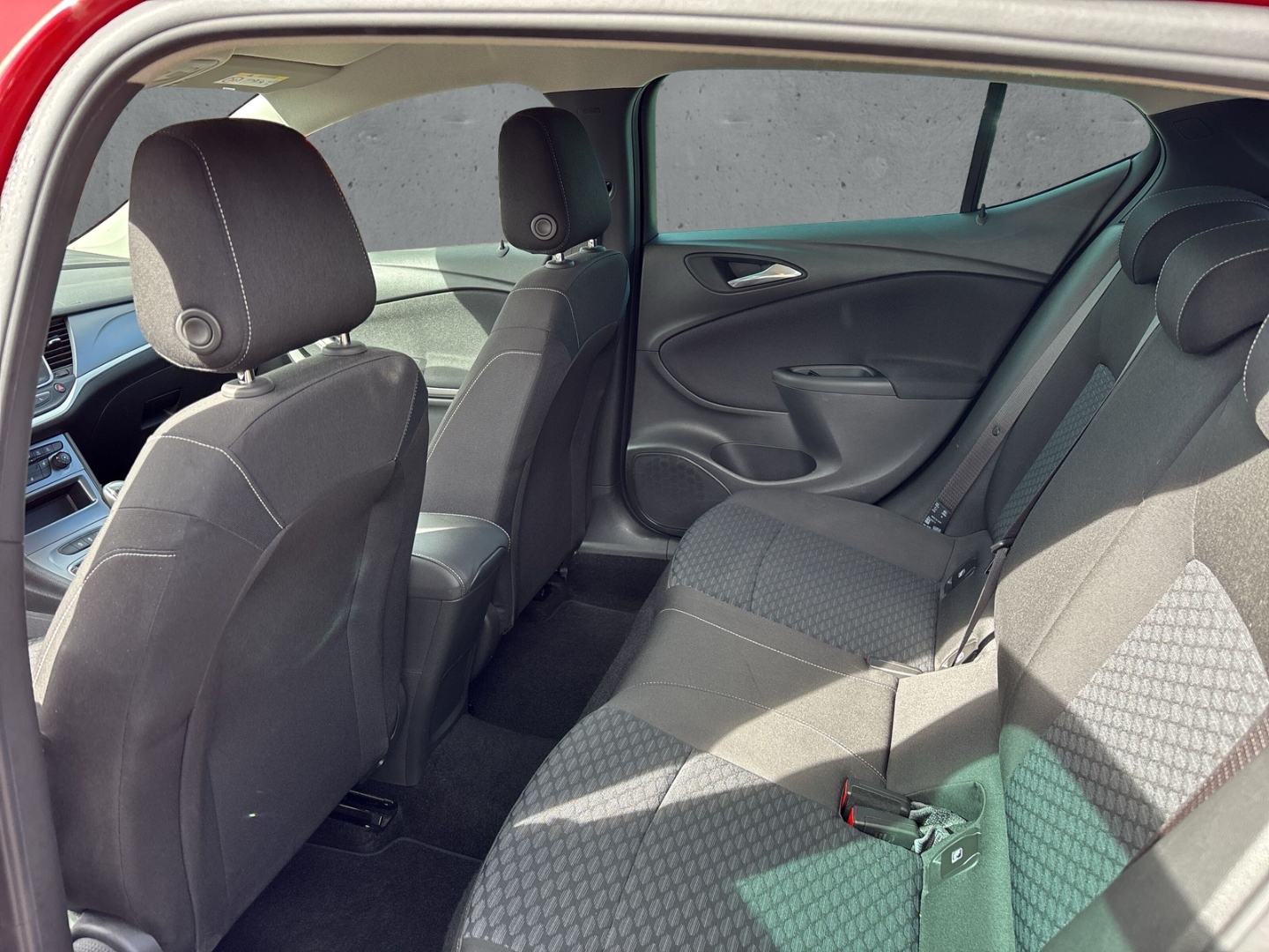 Fahrzeugabbildung Opel Astra K 1.2 Turbo Edition AHK PPS Navi LED RFK SHZ