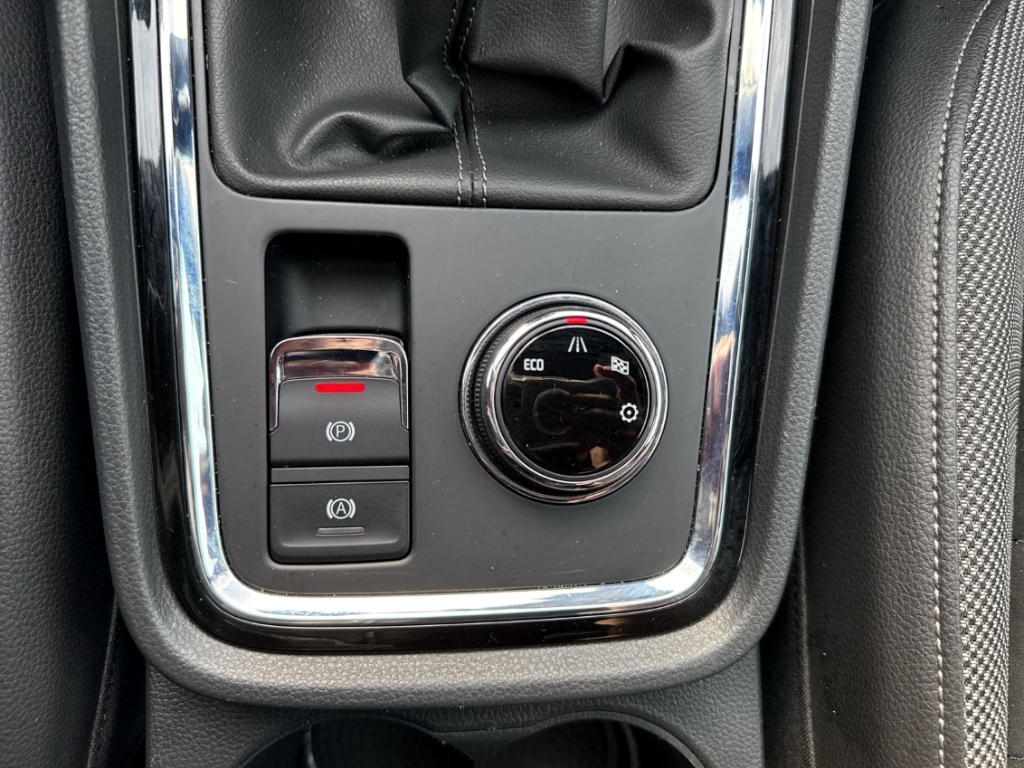 Fahrzeugabbildung SEAT Ateca Xcellence 1.4 Eco TSI AHK-klappbar Navi Leder LED Mehrzonenklima