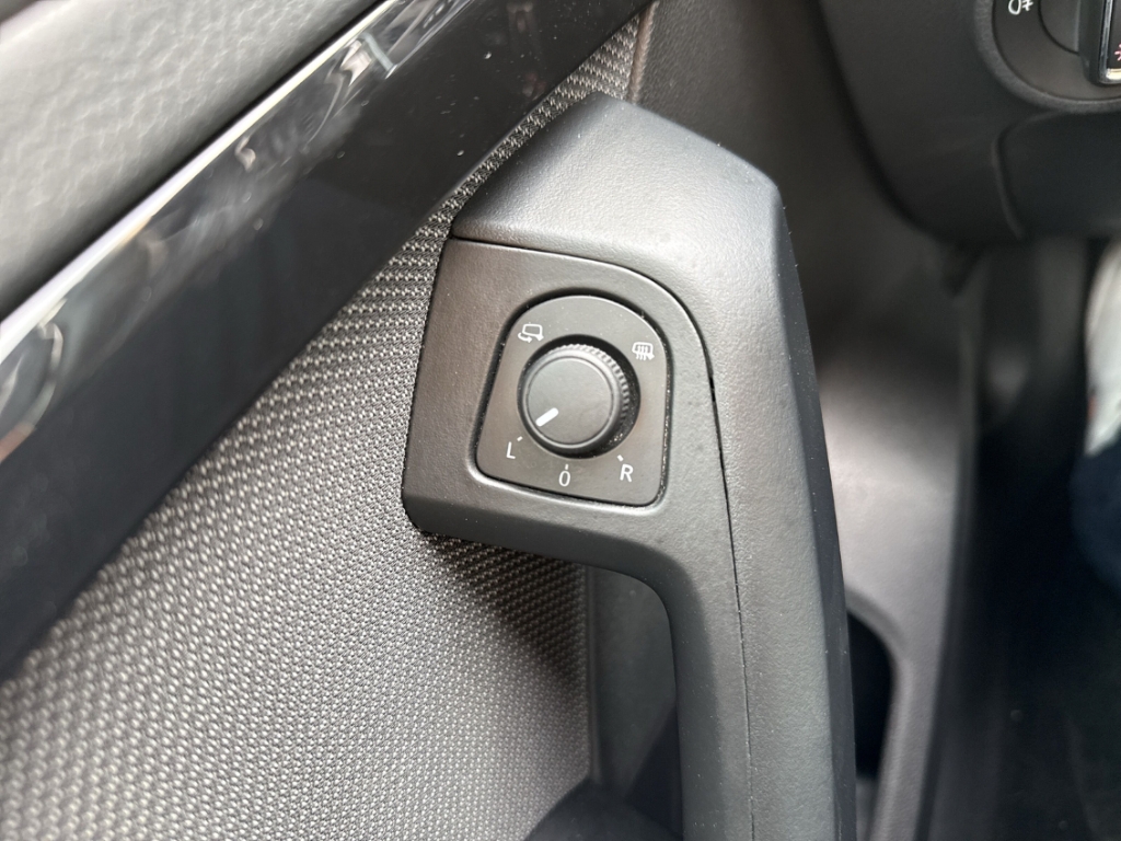 Fahrzeugabbildung SEAT Ateca Xcellence 1.4 Eco TSI AHK-klappbar Navi Leder LED Mehrzonenklima