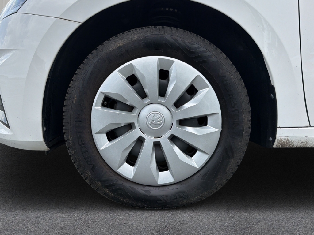 Fahrzeugabbildung SKODA Fabia 1.0 TSI Style Apple CarPlay Klimaautom